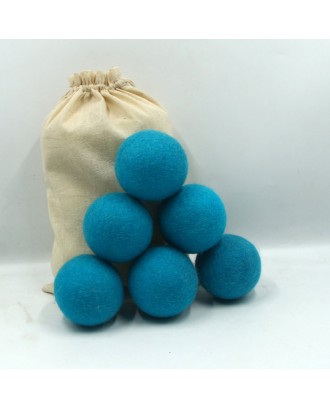 Blue toned eco-friendly felt dryer balls
